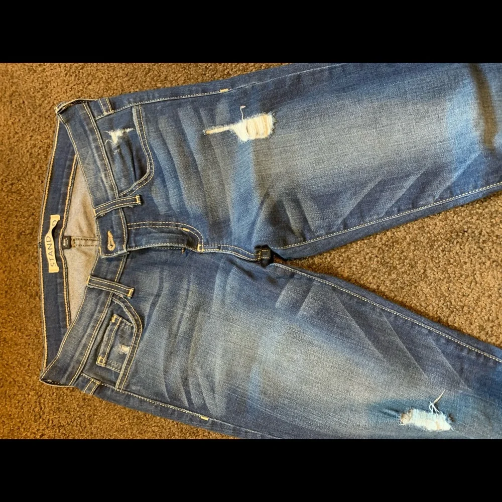 Frayed skinny jeans